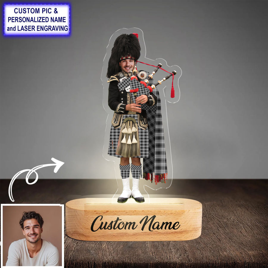 Custom Bagpipe Glen Tartan LED Night Light - Personalized Scottish Bagpiper Figurine with Wooden Stand