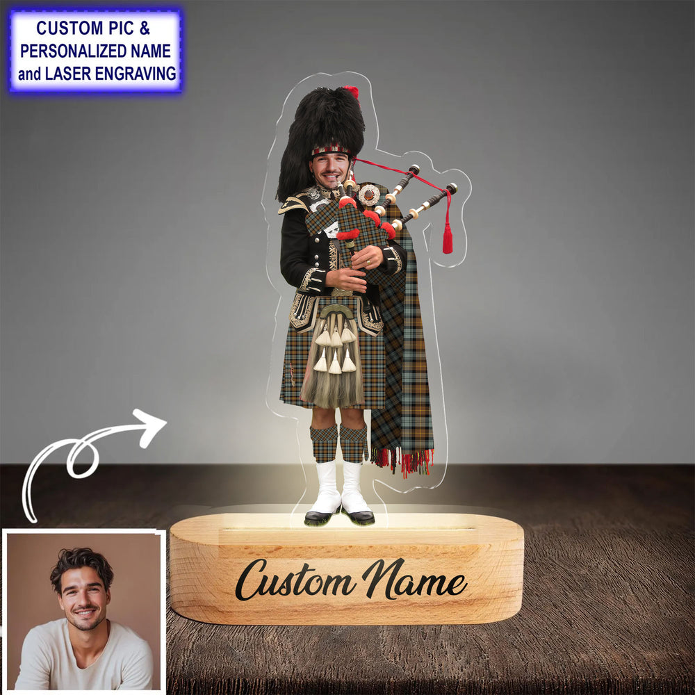 Custom Bagpipe Gordon Weathered Tartan LED Night Light - Personalized Scottish Bagpiper Figurine with Wooden Stand