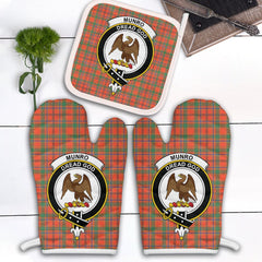 Clan Munro Ancient Tartan Crest Oven Mitt And Pot Holder (2 Oven Mitts + 1 Pot Holder) BM32 Clan Munro Tartan Today