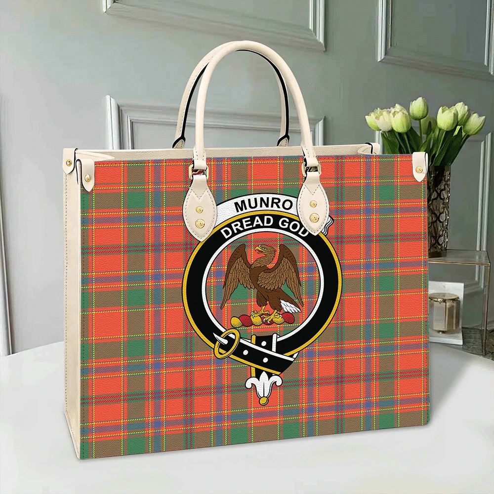 Clan Munro Ancient Tartan Crest Leather Bag LF17 Clan Munro Tartan Today   