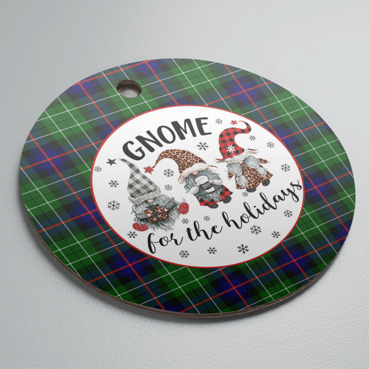 Clan Leslie Hunting Tartan Tartan Crest Gnome Round Ceramic Ornament WY38 Leslie Hunting Tartan Tartan Christmas   