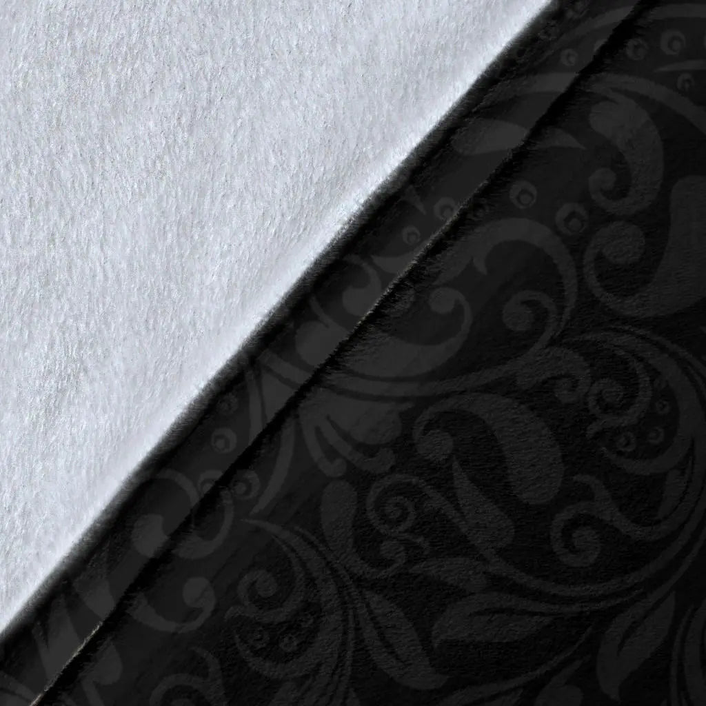 Clan Campbell (of Breadalbane) Crest Tartan Premium Blanket Black  SPUS80 Clan Campbell Tartan Today   