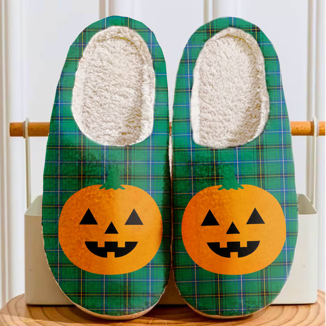 Clan Henderson Ancient Tartan Halloween Pumpkin Slippers, Fluffy Spooky Slippers HO85 Henderson Ancient Tartan Tartan Halloween   