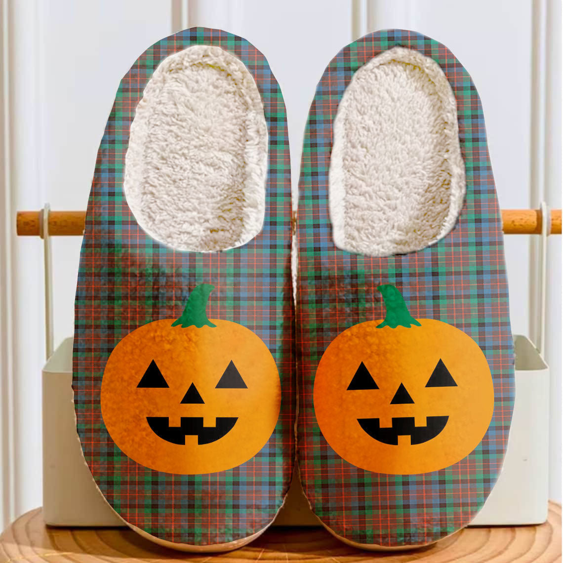 Clan MacDuff Hunting Ancient Tartan Halloween Pumpkin Slippers, Fluffy Spooky Slippers OV73 MacDuff Hunting Ancient Tartan Tartan Halloween   