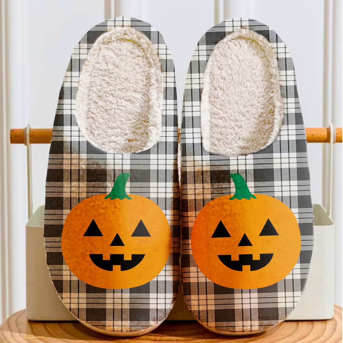 Clan MacFarlane Black & White Ancient Tartan Halloween Pumpkin Slippers, Fluffy Spooky Slippers BQ73 MacFarlane Black & White Ancient Tartan Tartan Halloween   