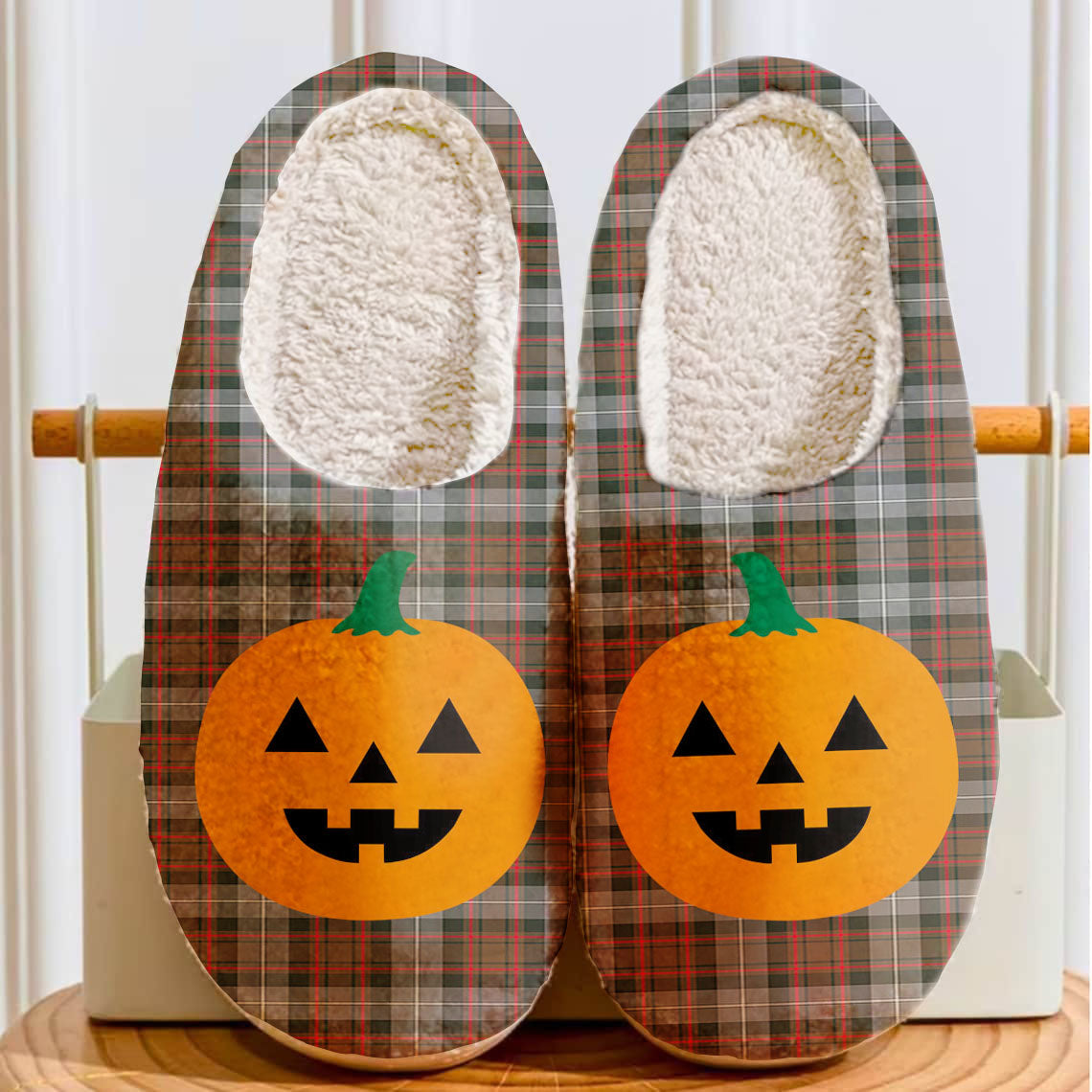 Clan MacRae Hunting Weathered Tartan Halloween Pumpkin Slippers, Fluffy Spooky Slippers CZ61 MacRae Hunting Weathered Tartan Tartan Halloween   